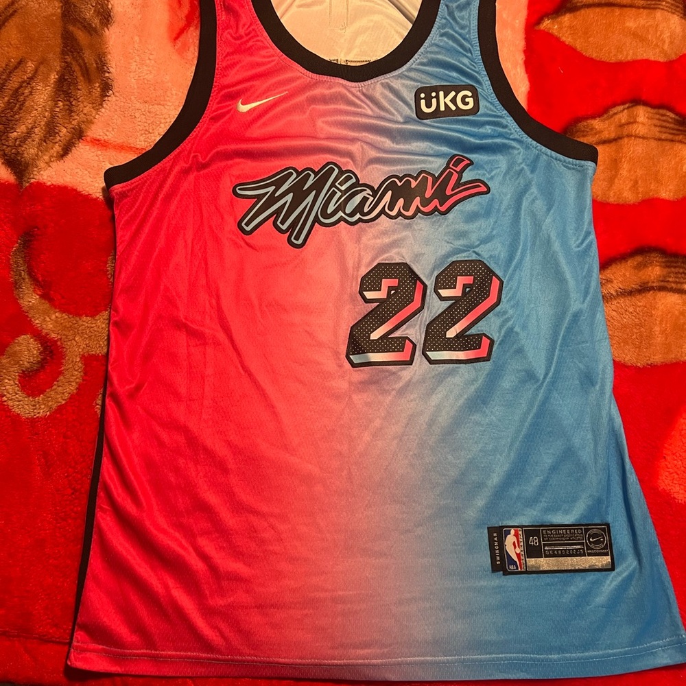 Miami heat (jimmy butler jersey)